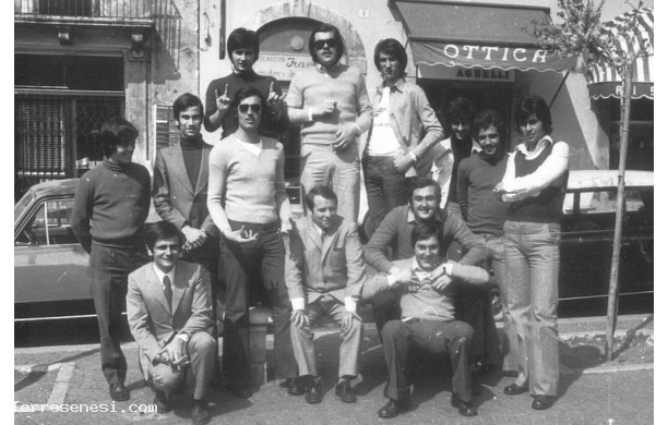 1975? - Gita di studenti del Sarrocchi con il Prof. di Tecnologia